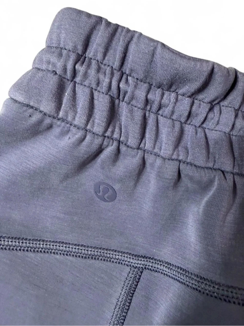 Lululemon Softstreme High-Rise Shorts 4” Nightfall Purple Size 4 Drawstring